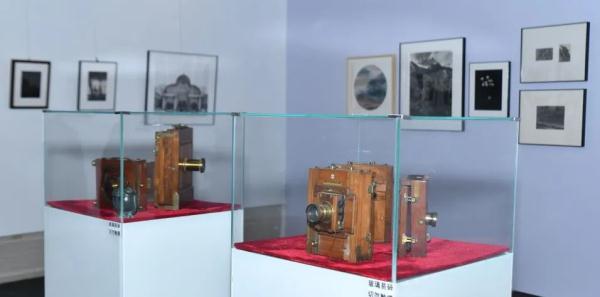 我与摄影周的故事 | “摄影收藏展”策展人 蔡元 我与摄影周的故事 | “摄影收藏展”策展人 蔡元